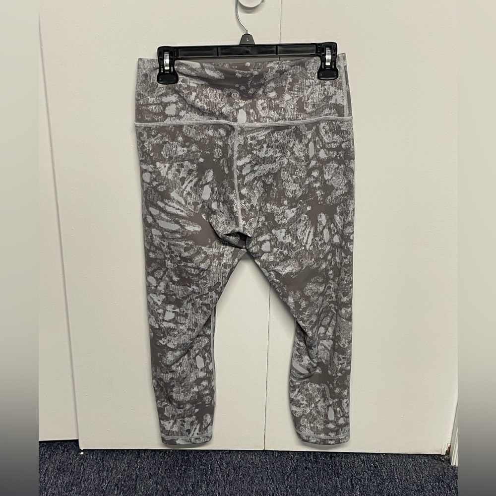 39. Lululemon Wunder Under High-Rise Crop 23” - Picture 4 of 7
